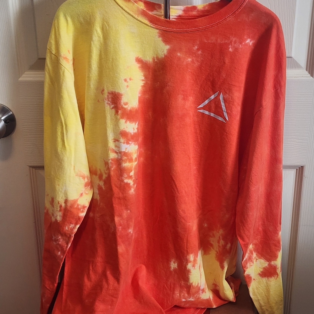 Predator long sleeved shirt, size large